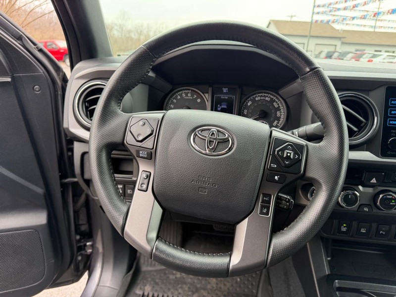 Toyota Tacoma Vehicle Image 09