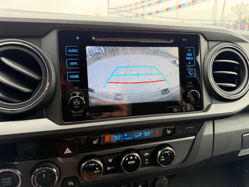 Toyota Tacoma Vehicle Image 19