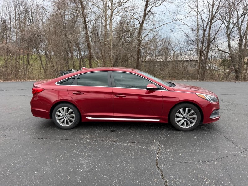 Hyundai Sonata Vehicle Image 02