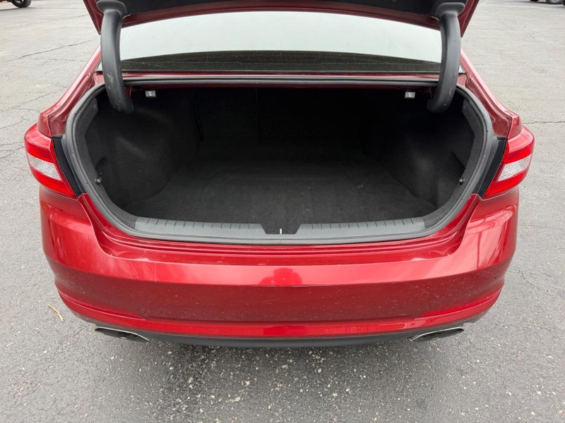 Hyundai Sonata Vehicle Image 05