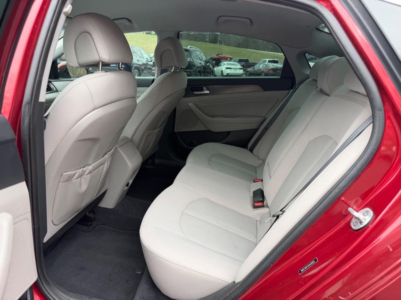 Hyundai Sonata Vehicle Image 07