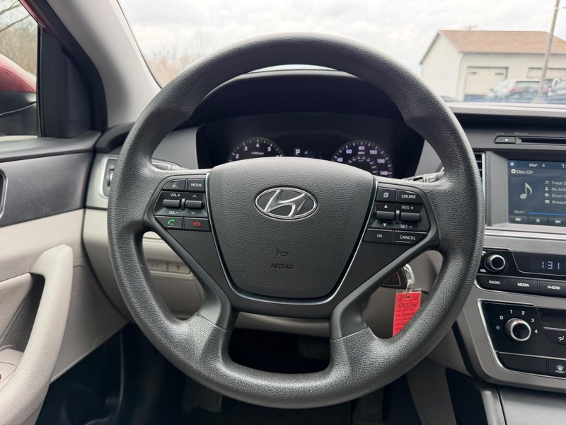 Hyundai Sonata Vehicle Image 09