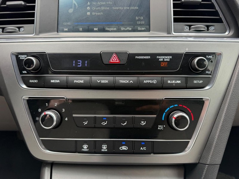 Hyundai Sonata Vehicle Image 13