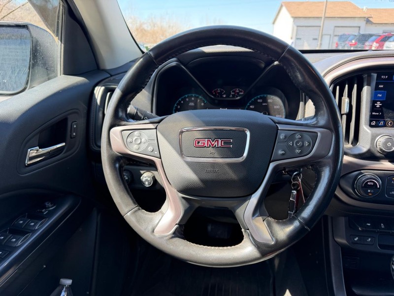 GMC Canyon Vehicle Image 09