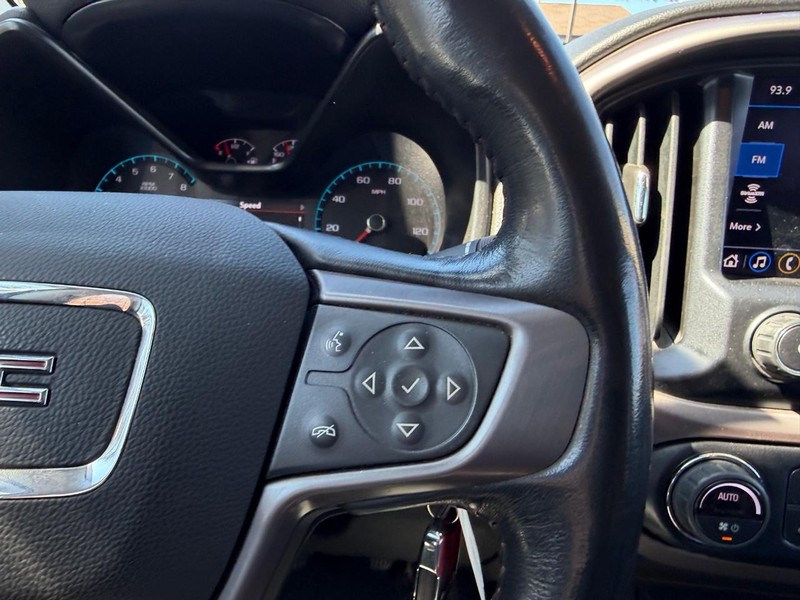 GMC Canyon Vehicle Image 11