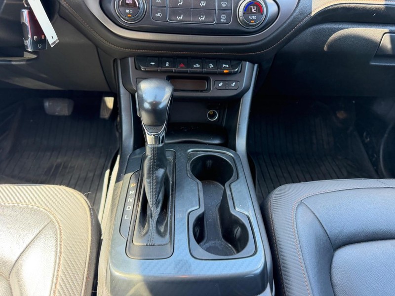 GMC Canyon Vehicle Image 14