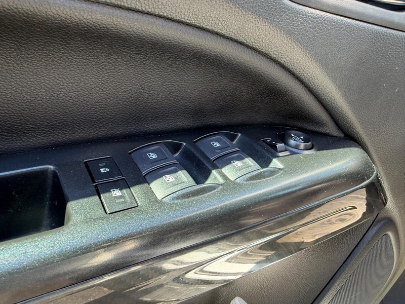 GMC Canyon Vehicle Image 16