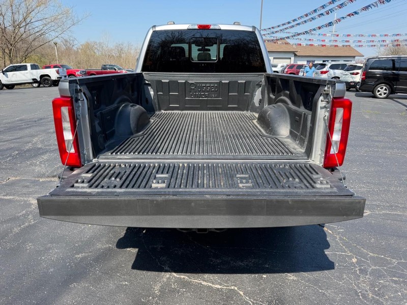 Ford Super Duty F-250 SRW Vehicle Image 05