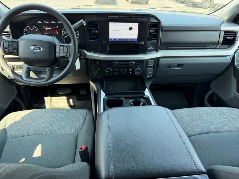 Ford Super Duty F-250 SRW Vehicle Image 08