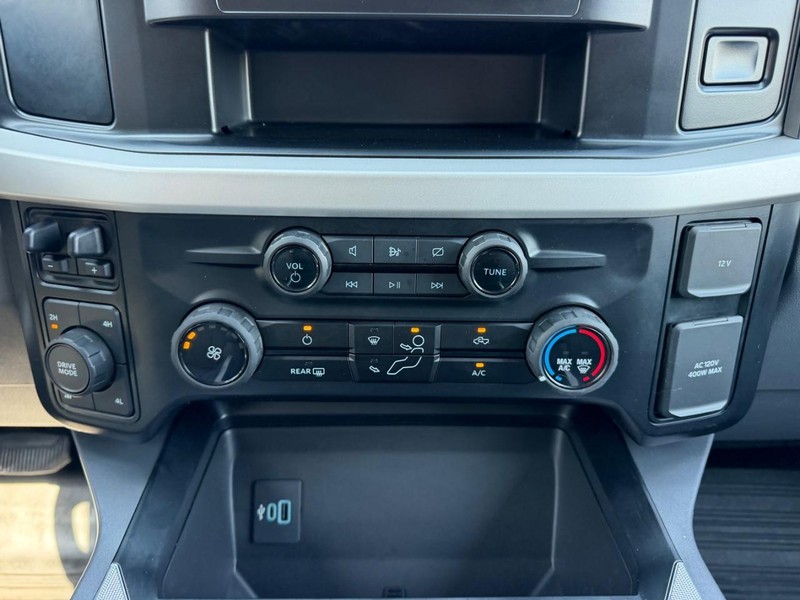 Ford Super Duty F-250 SRW Vehicle Image 13