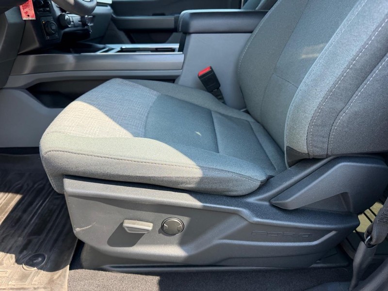 Ford Super Duty F-250 SRW Vehicle Image 16