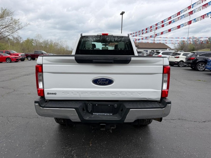 Ford Super Duty F-250 SRW Vehicle Image 04