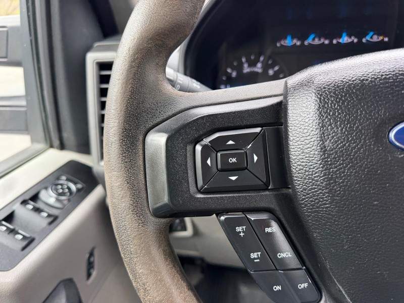 Ford Super Duty F-250 SRW Vehicle Image 10