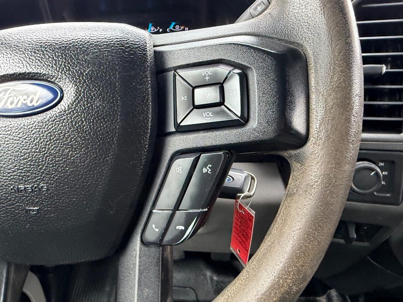 Ford Super Duty F-250 SRW Vehicle Image 11