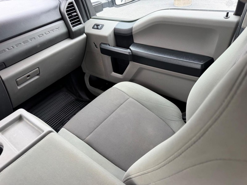 Ford Super Duty F-250 SRW Vehicle Image 14