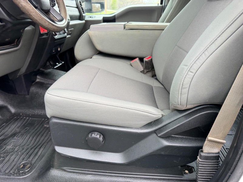 Ford Super Duty F-250 SRW Vehicle Image 16