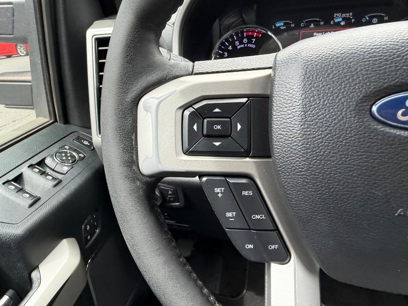 Ford Super Duty F-250 SRW Vehicle Image 10