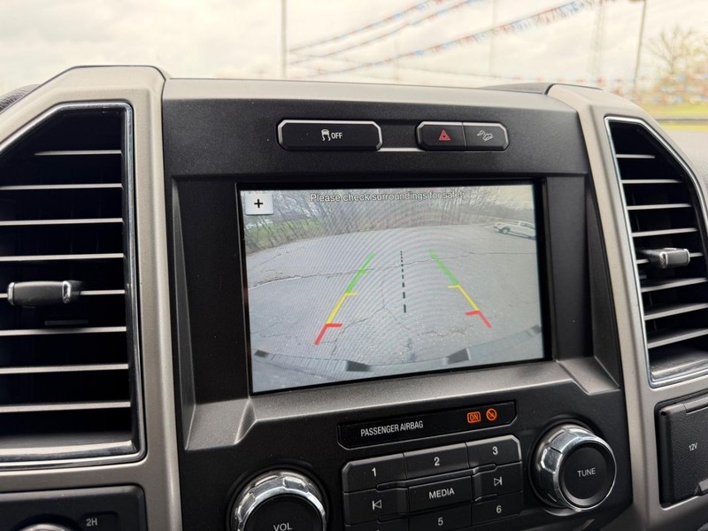 Ford Super Duty F-250 SRW Vehicle Image 19