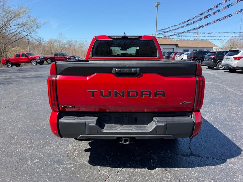 Toyota Tundra 4WD Vehicle Image 04