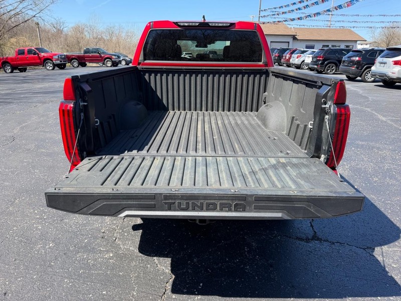 Toyota Tundra 4WD Vehicle Image 05