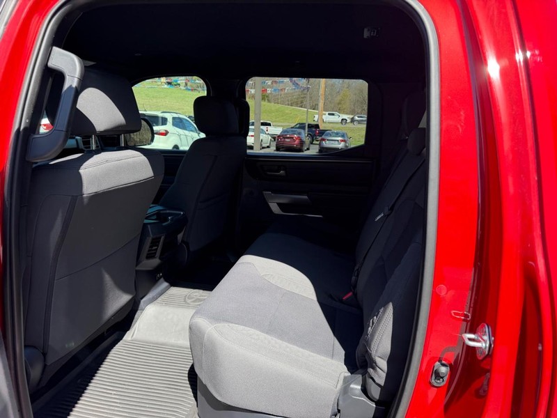 Toyota Tundra 4WD Vehicle Image 07