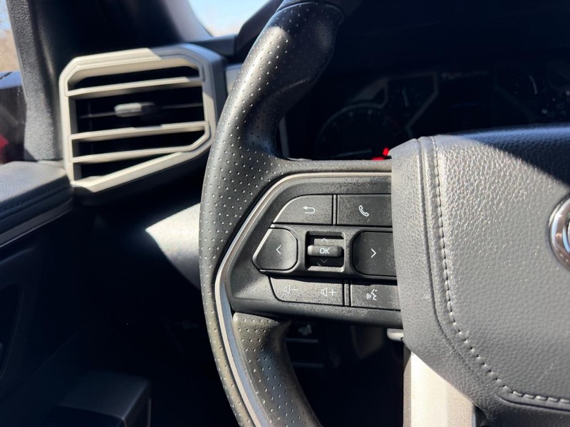 Toyota Tundra 4WD Vehicle Image 10