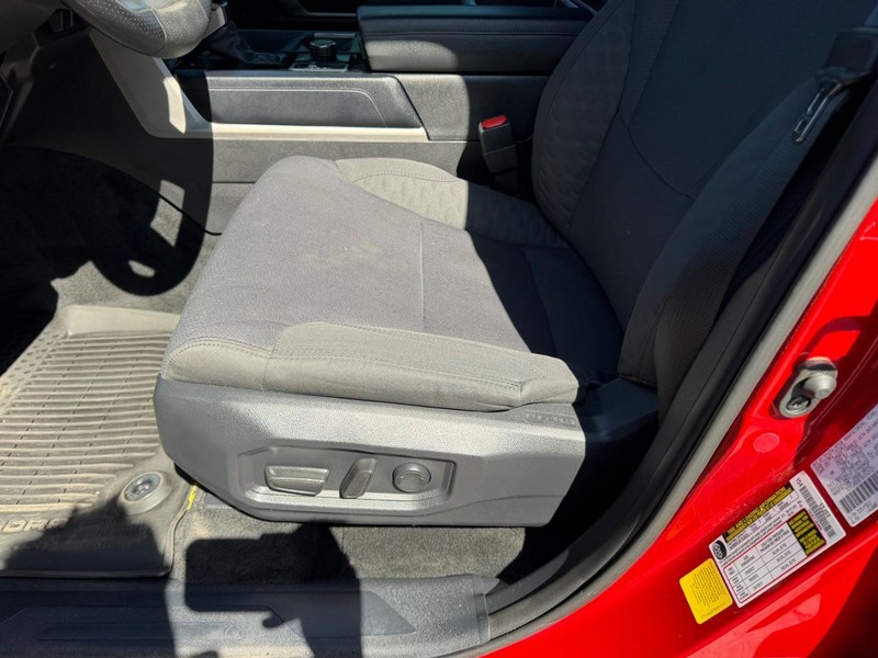 Toyota Tundra 4WD Vehicle Image 17