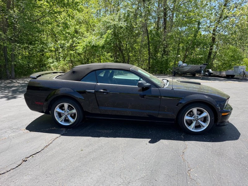 Ford Mustang Vehicle Image 02