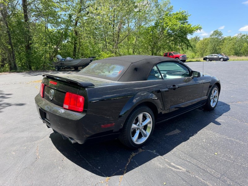 Ford Mustang Vehicle Image 03