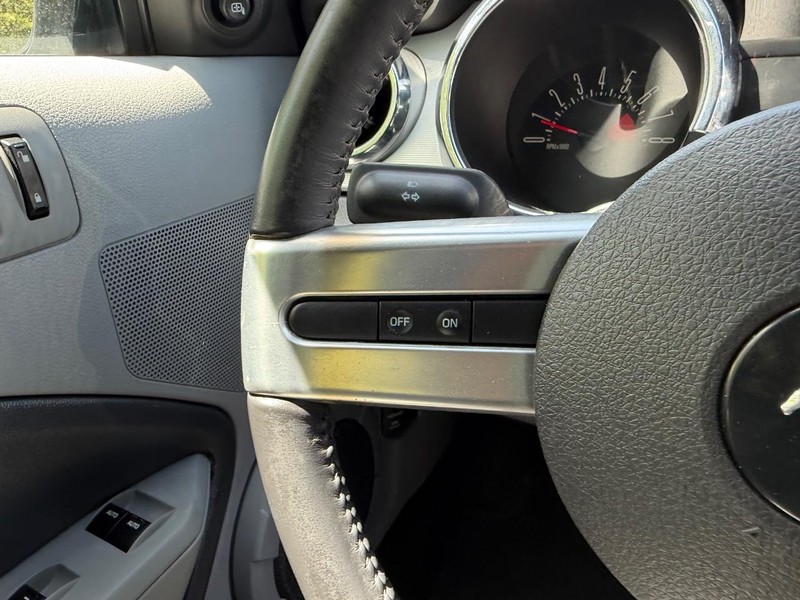 Ford Mustang Vehicle Image 09