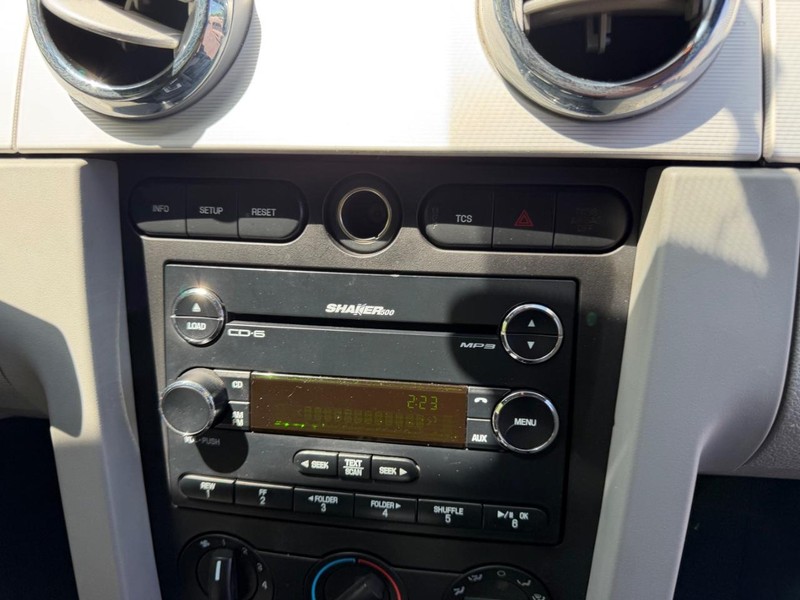 Ford Mustang Vehicle Image 11