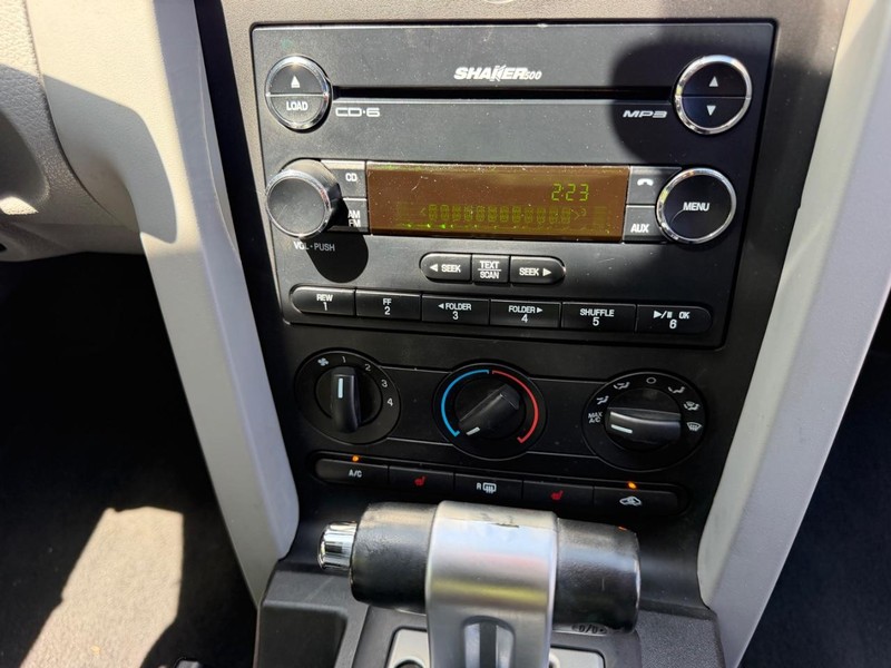 Ford Mustang Vehicle Image 12