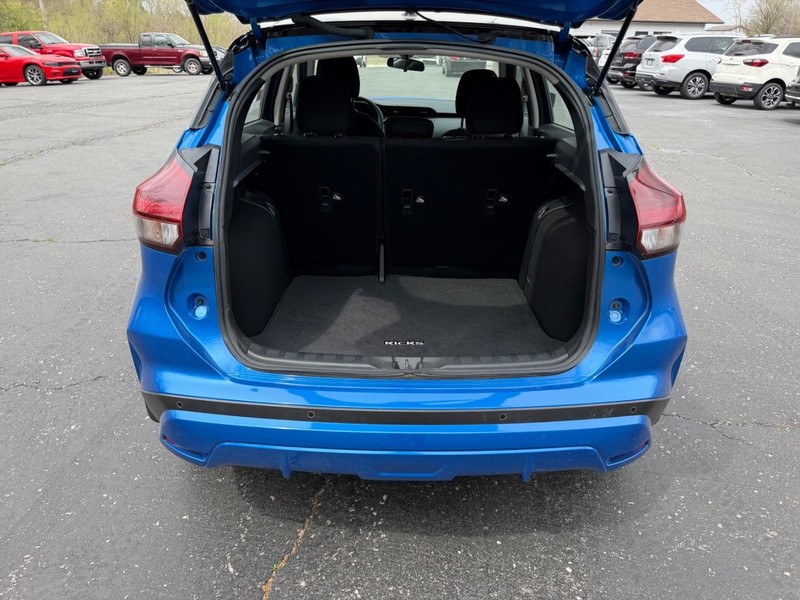 Nissan Kicks Vehicle Image 05