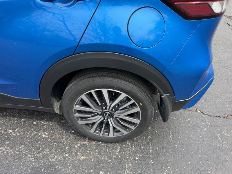 Nissan Kicks Vehicle Image 06