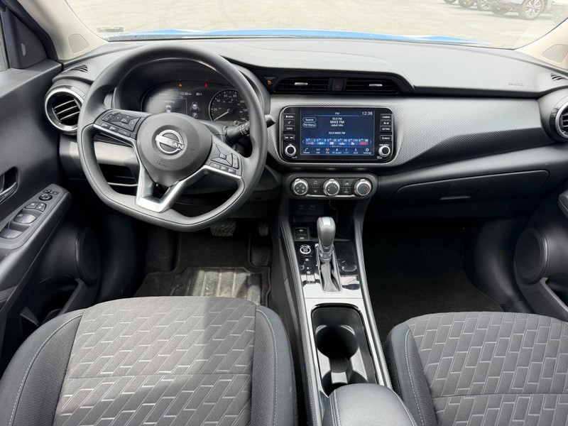 Nissan Kicks Vehicle Image 08