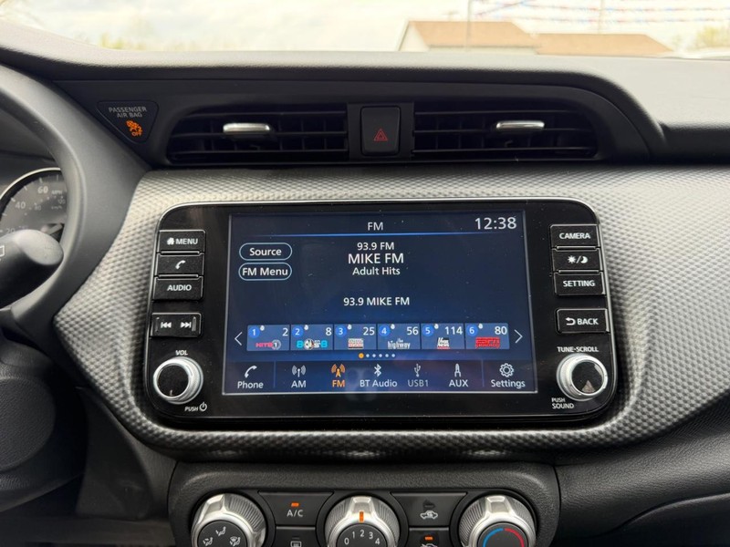 Nissan Kicks Vehicle Image 12