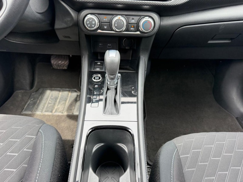 Nissan Kicks Vehicle Image 14