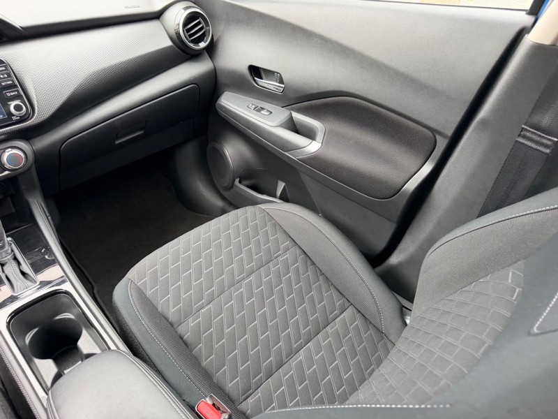 Nissan Kicks Vehicle Image 15
