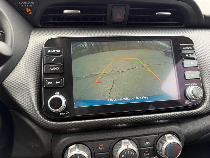 Nissan Kicks Vehicle Image 18