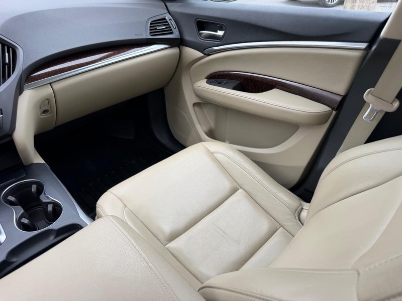 Acura MDX Vehicle Image 19