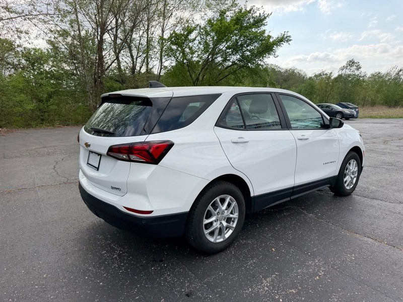 Chevrolet Equinox Vehicle Image 03
