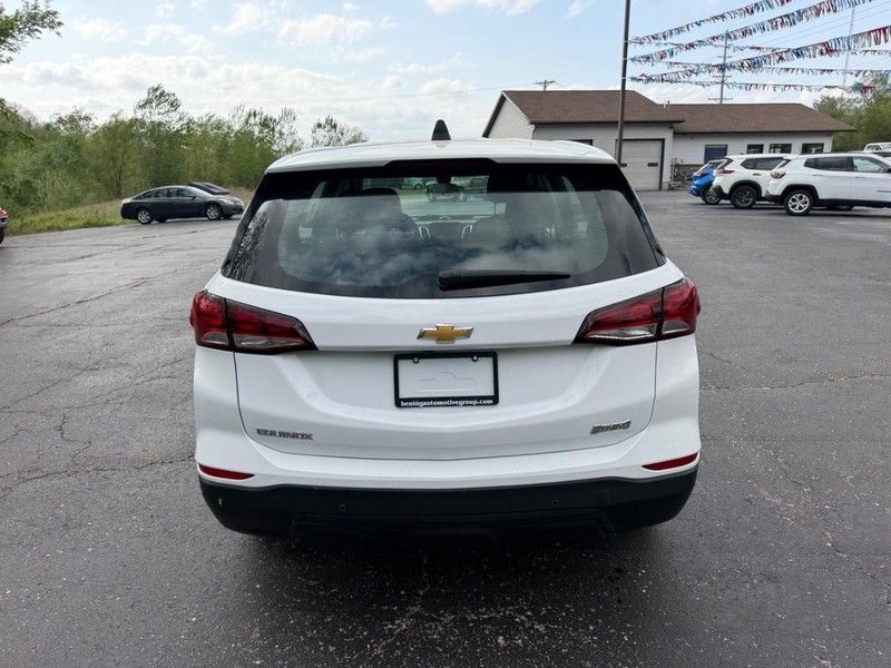 Chevrolet Equinox Vehicle Image 04