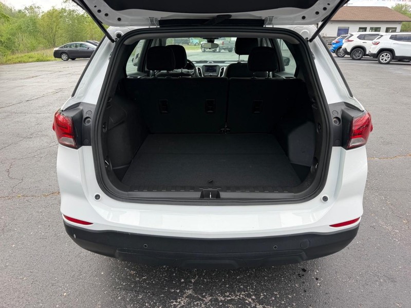 Chevrolet Equinox Vehicle Image 05