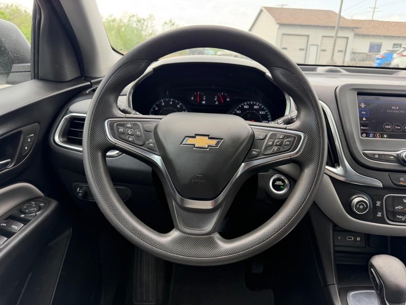 Chevrolet Equinox Vehicle Image 09