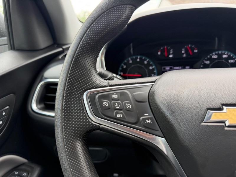 Chevrolet Equinox Vehicle Image 10