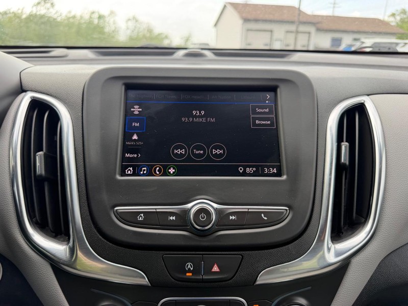 Chevrolet Equinox Vehicle Image 12