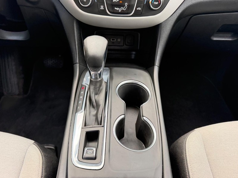 Chevrolet Equinox Vehicle Image 14