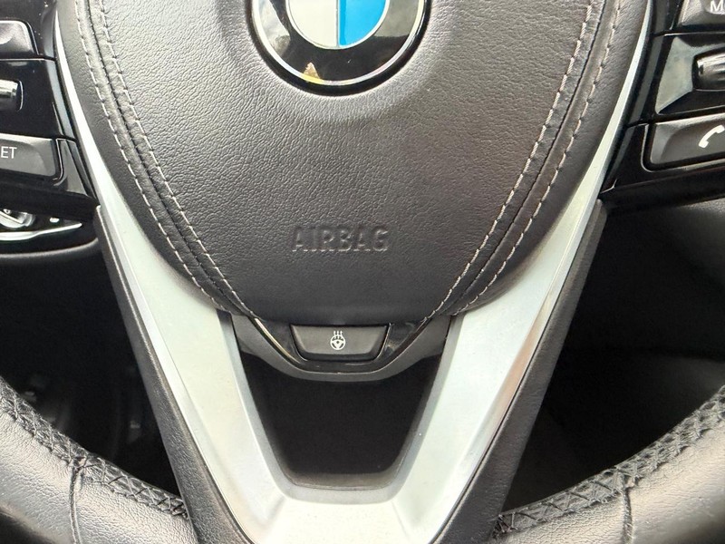 BMW 5 Series Vehicle Image 14