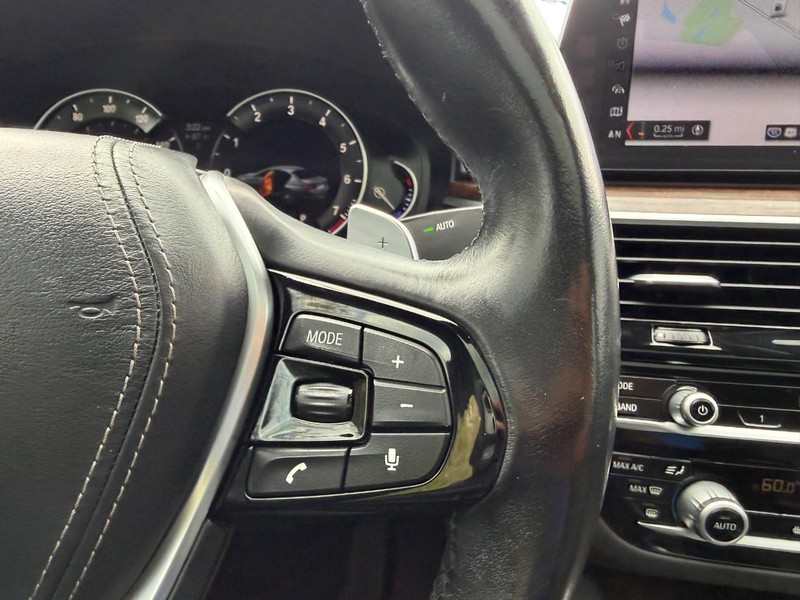 BMW 5 Series Vehicle Image 15