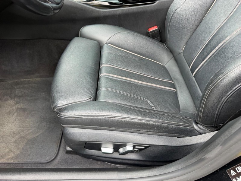 BMW 5 Series Vehicle Image 22